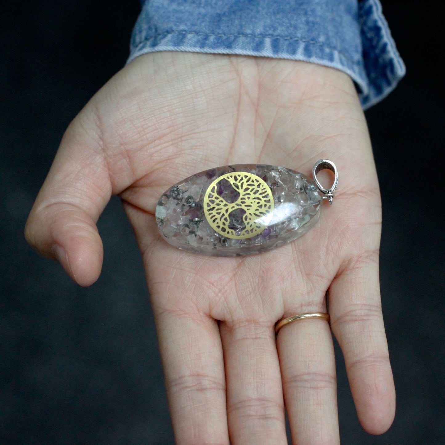 Colgante de Orgonita -Chakra de piedra ovalada con árbol