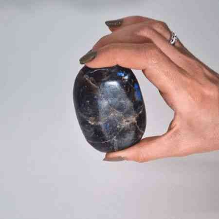 Piedras de Labradorita de Madagascar - Tumba (aprox 80-168g 40-60mm)