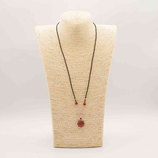 Collar de cuerda con colgante de piedra preciosa - Cara del Sol de cornalina