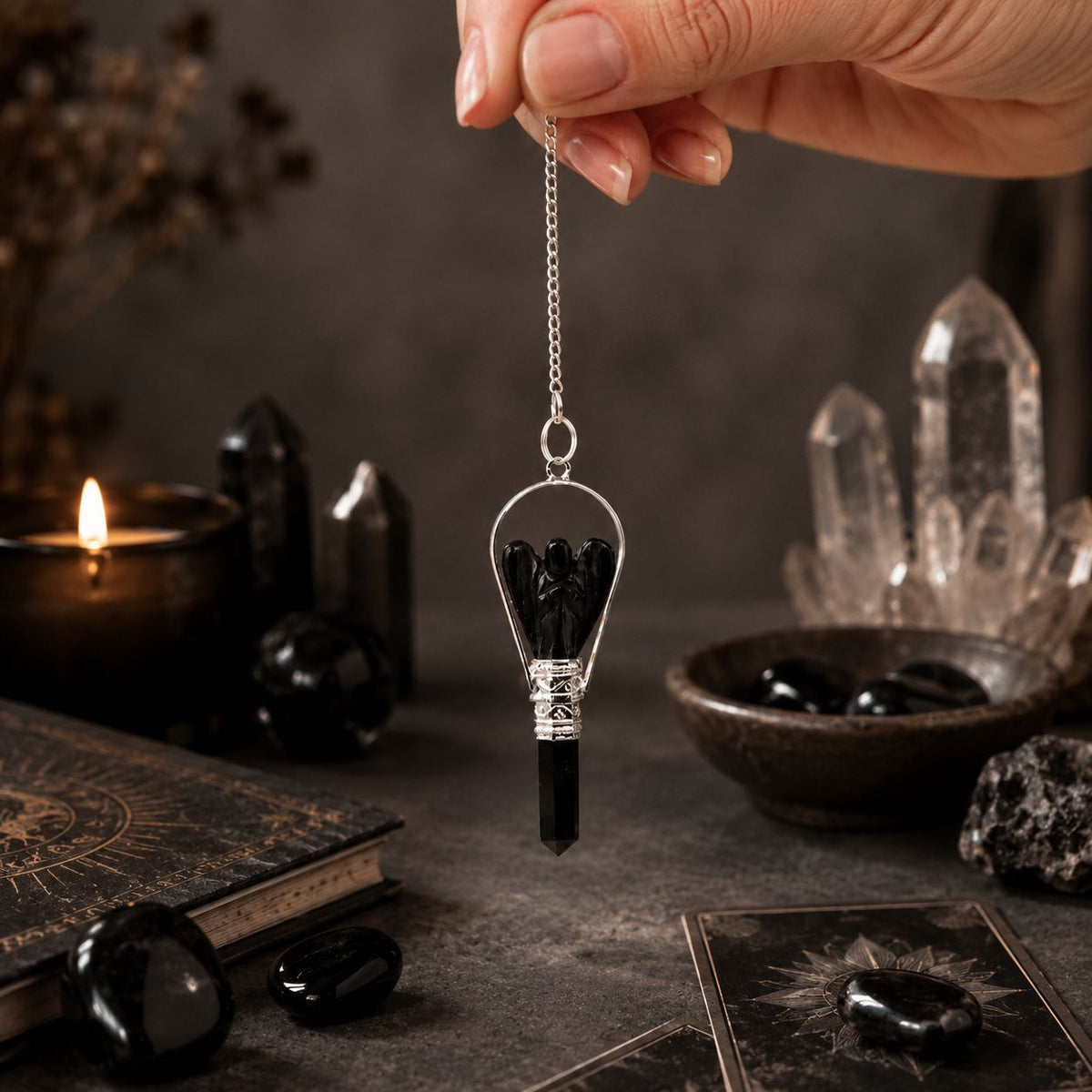 Péndulo de ángel con anillo de ágata negra