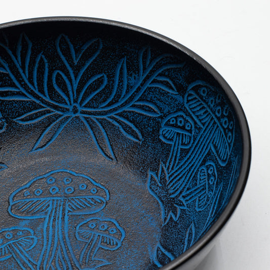 Cuenco tibetano de aluminio - hongo mágico - azul (20 cm) - Artículos Tibetanos