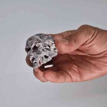 Craneo Tallado en Geodas de Calcita - (Aprox 4,5 cm) - Piedras Geodes de Calcita