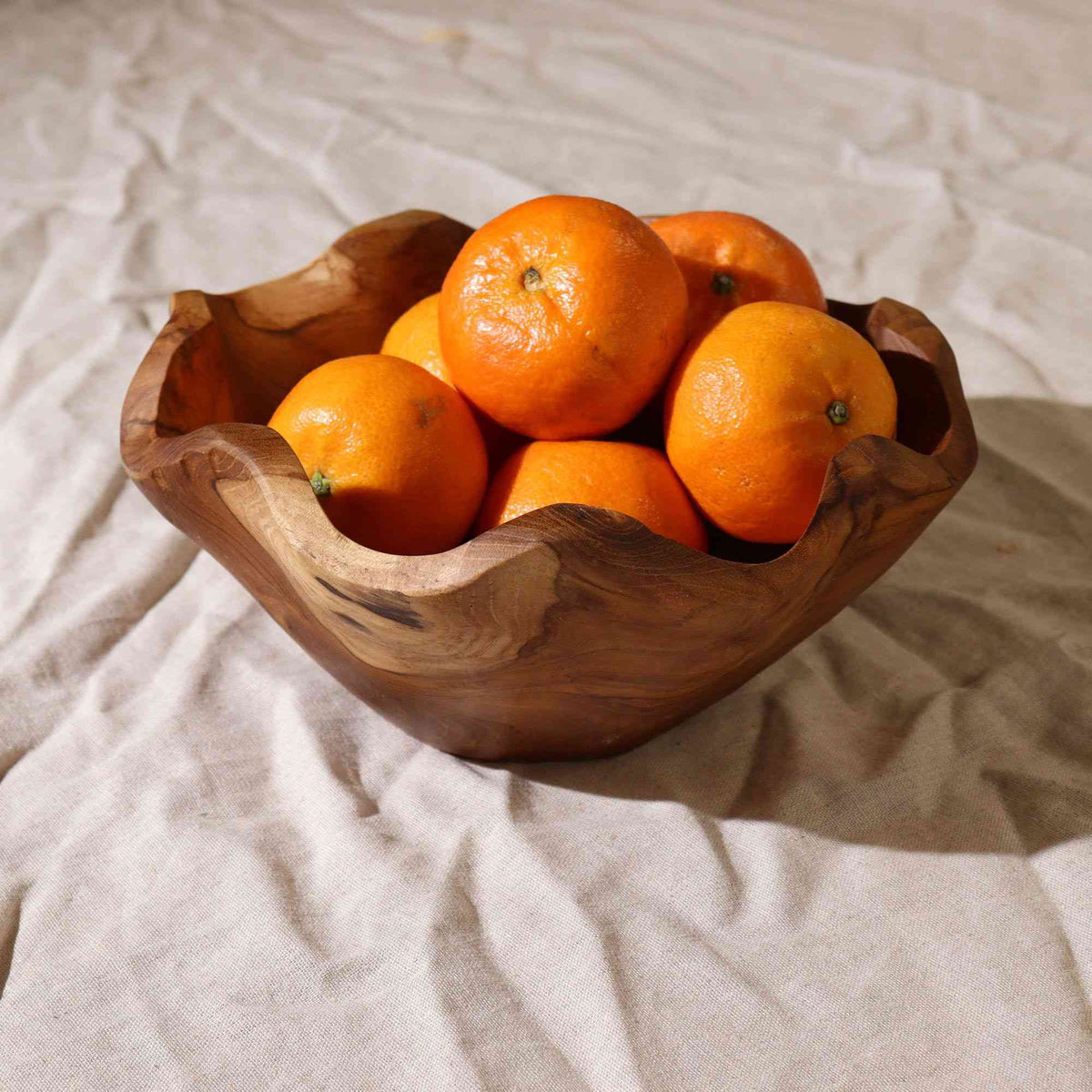 Medium smooth teak fruit bowl - 21x9cm