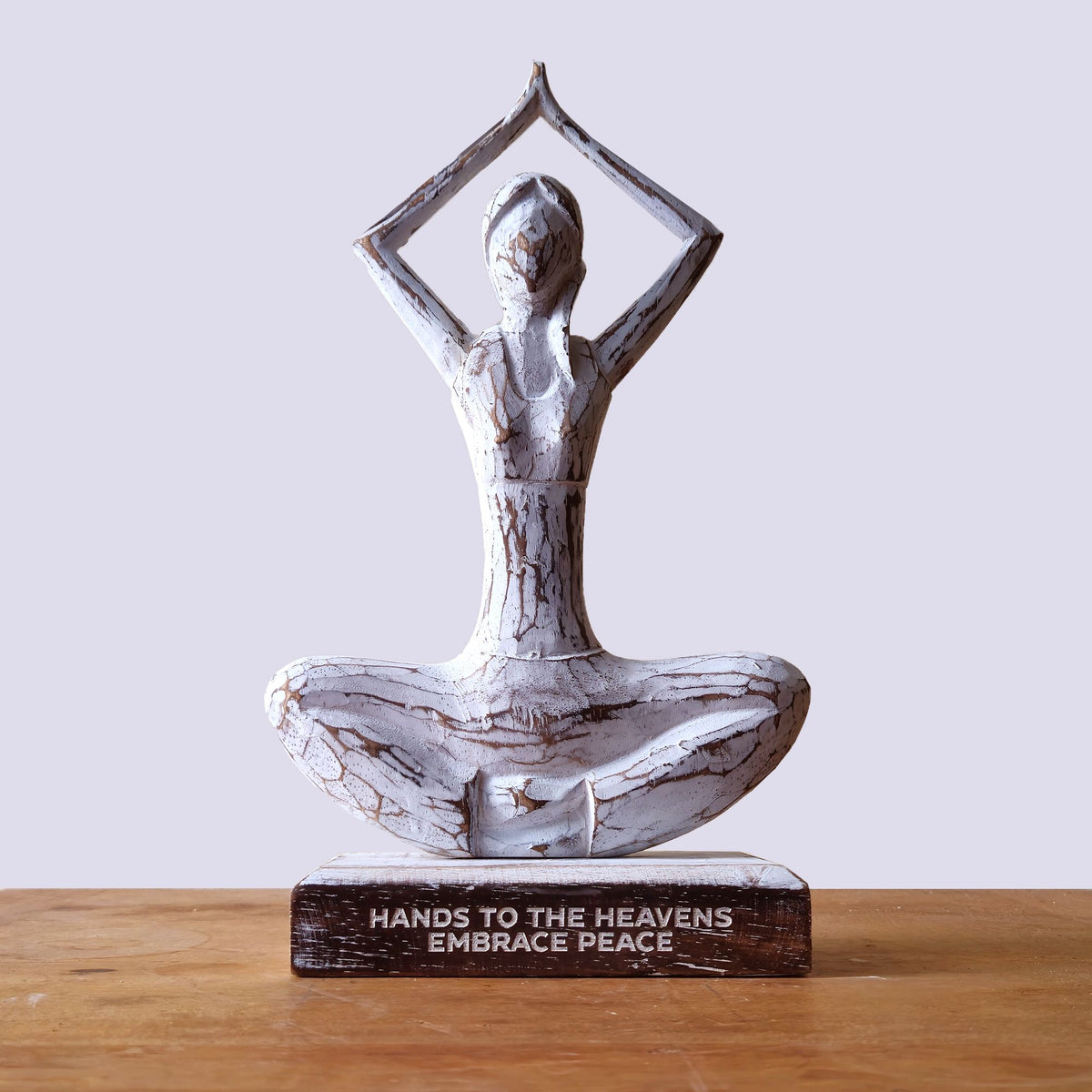 Yoga Mujer de Madera - Encalada - Postura Manos Arriba - Manos al Cielo Abrazan la Paz - decoración boho estatua yoga figura