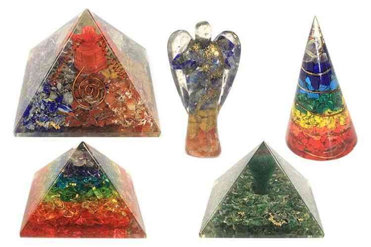 Pirámide de Orgonita Lrg 70mm - Gemas Chakra - Turquesa y Turmalina Negra - 70 mm