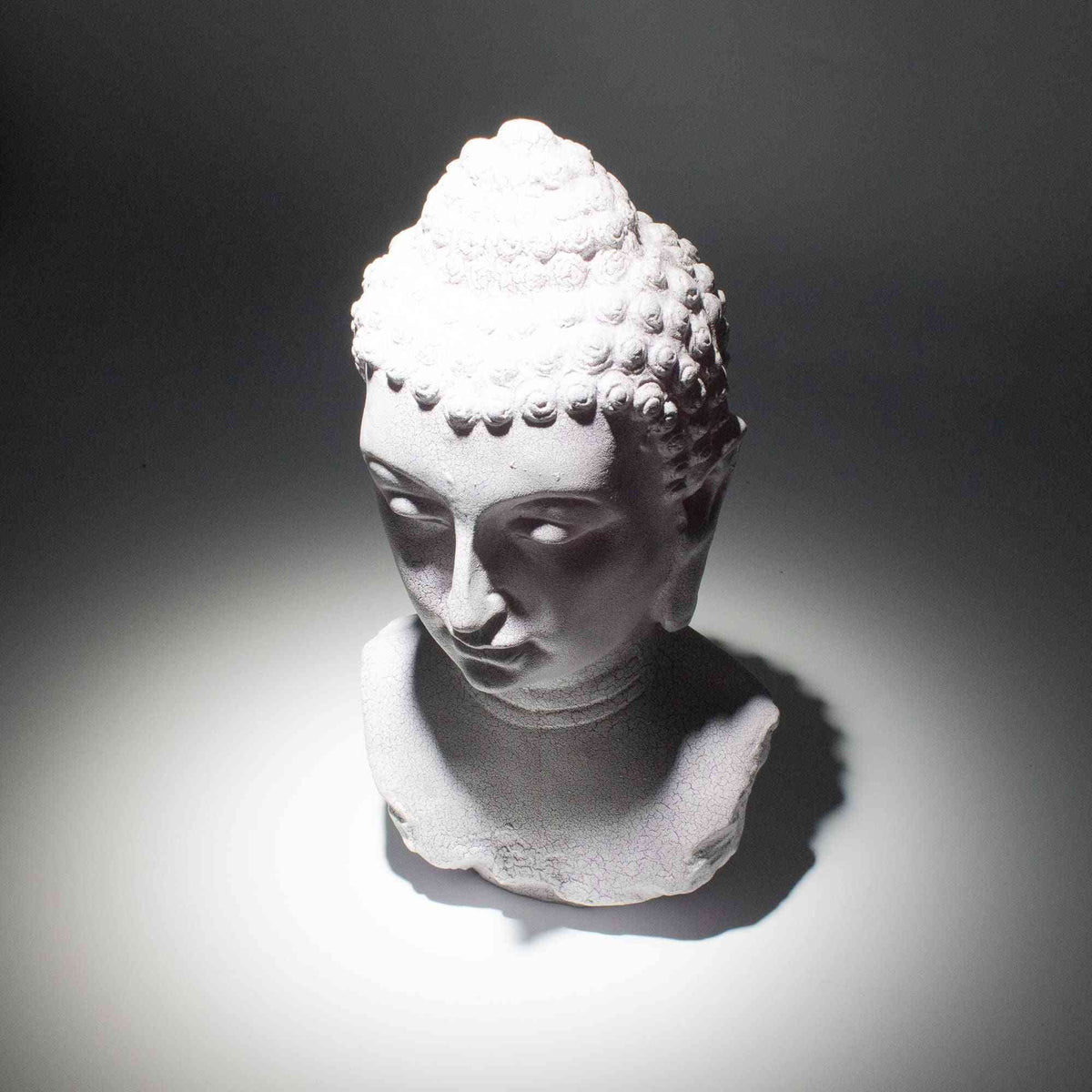 Lámpara con busto de Buda, acabado lavanda craquelado - soporte oval - Artisan Product Ethically Sourced Handmade | El Bazar