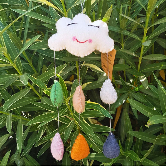 Móvil de fieltro hecho a mano - Mini nubes felices - cuarto-bebe decoracion-infantil hecho-a-mano | El Bazar de Tizar