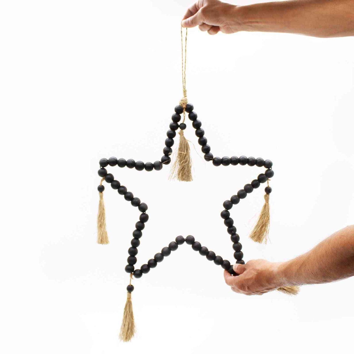Móvil Decorativo Estrella · Rafia y Cuentas de Madera de Pino - artesanal bohemio boho-chic | El Bazar de Tizar