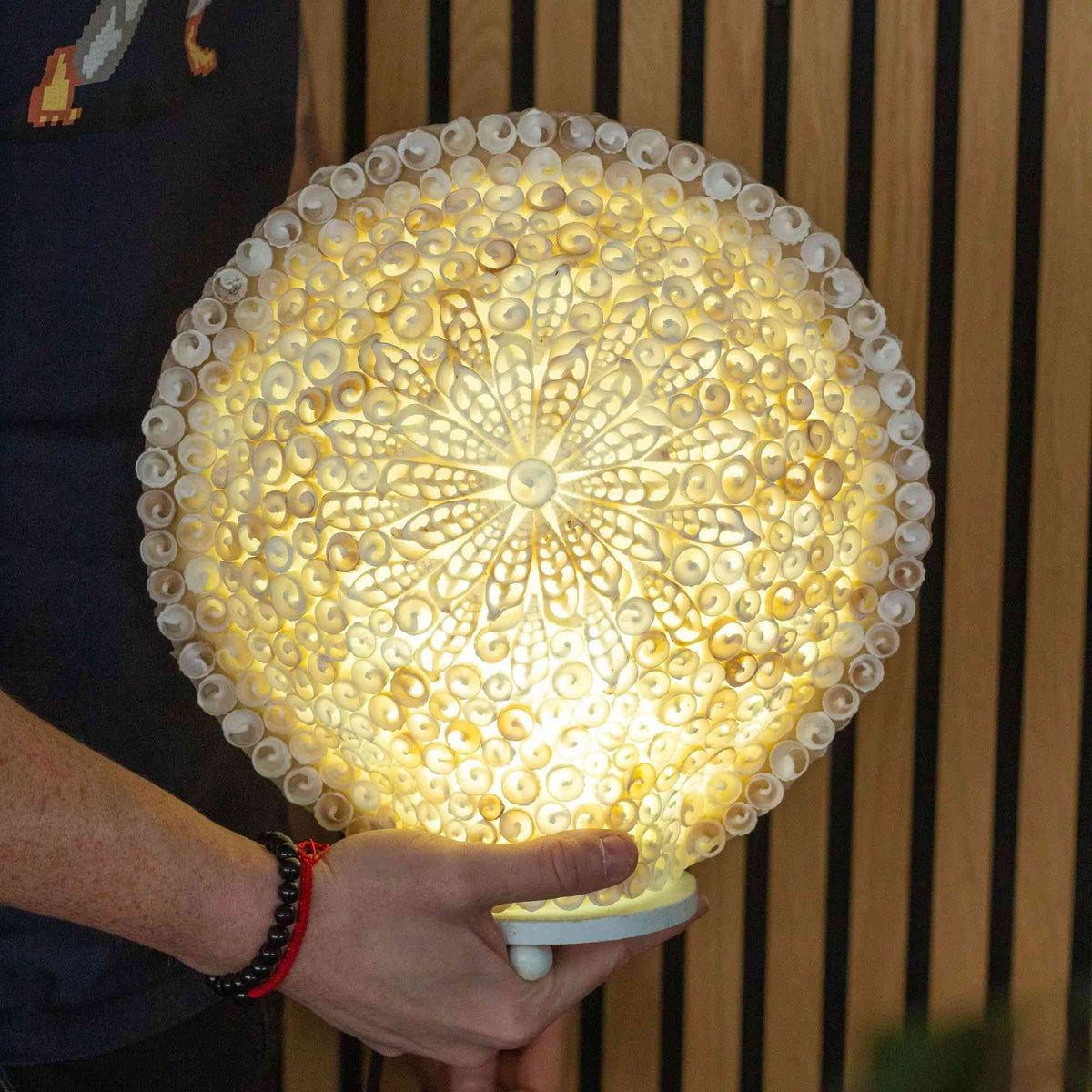 Lámpara Boho de Conchas Marinas - Concha Redonda Grande - 30 cm - Lámpara Boho