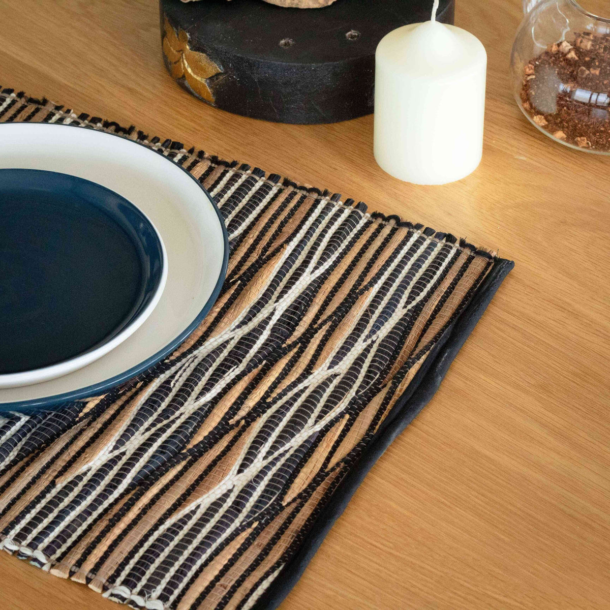 Mantel Individual Jacinto de Agua Natural - Ondas Blancas y Negras - Salvamanteles y Posavasos Naturales