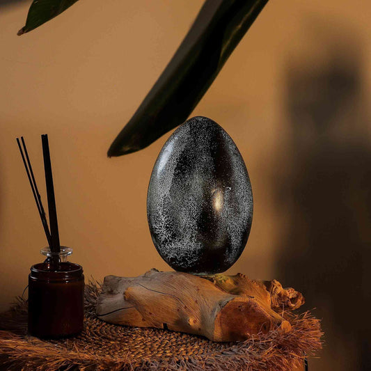 Lámpara de Mesa con Pantalla Huevo de Lava Craquelado – Gris - Artisan Product Ethically Sourced Handmade | El Bazar de Tizar