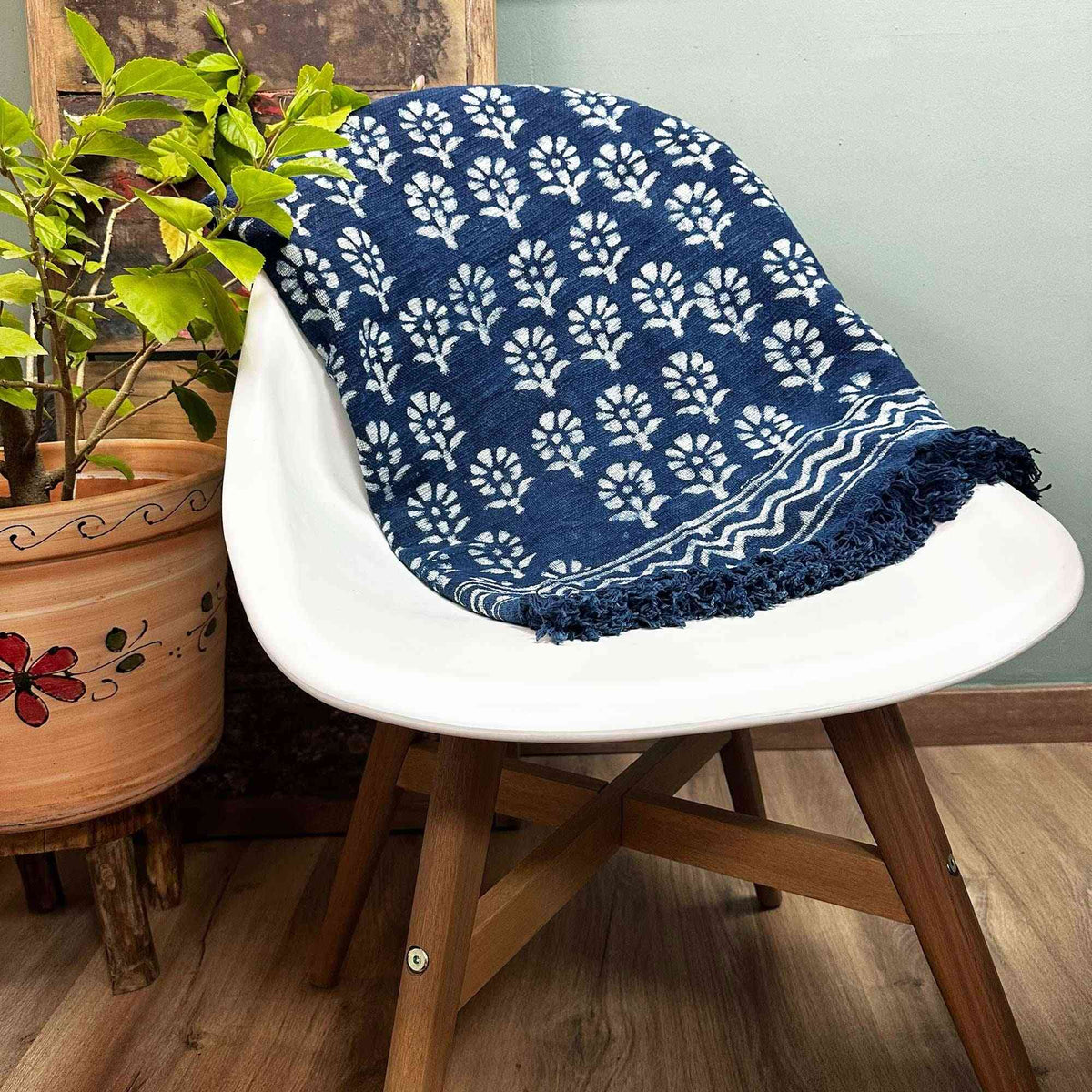 Handmade indigo blanket - 170x120cm - Chhota Flower