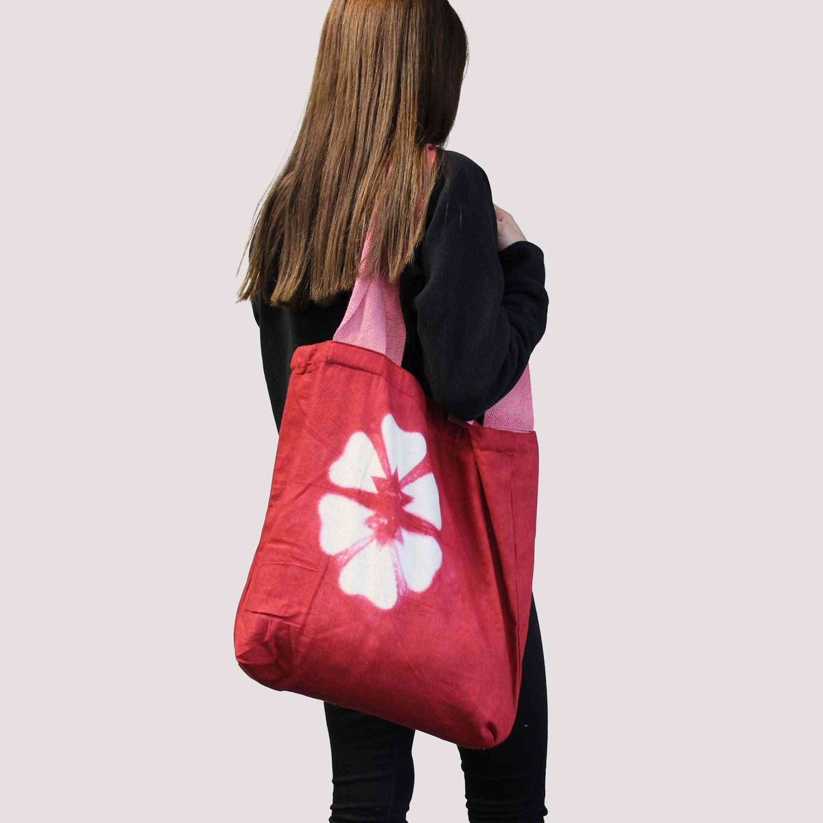 Bolsa de Algodon Natural con Diseño "Tie Dye" (220g)- 38x42x12cm - Anillos Granate - Asa Rosa - imagen 2 - El Bazar de Tizar