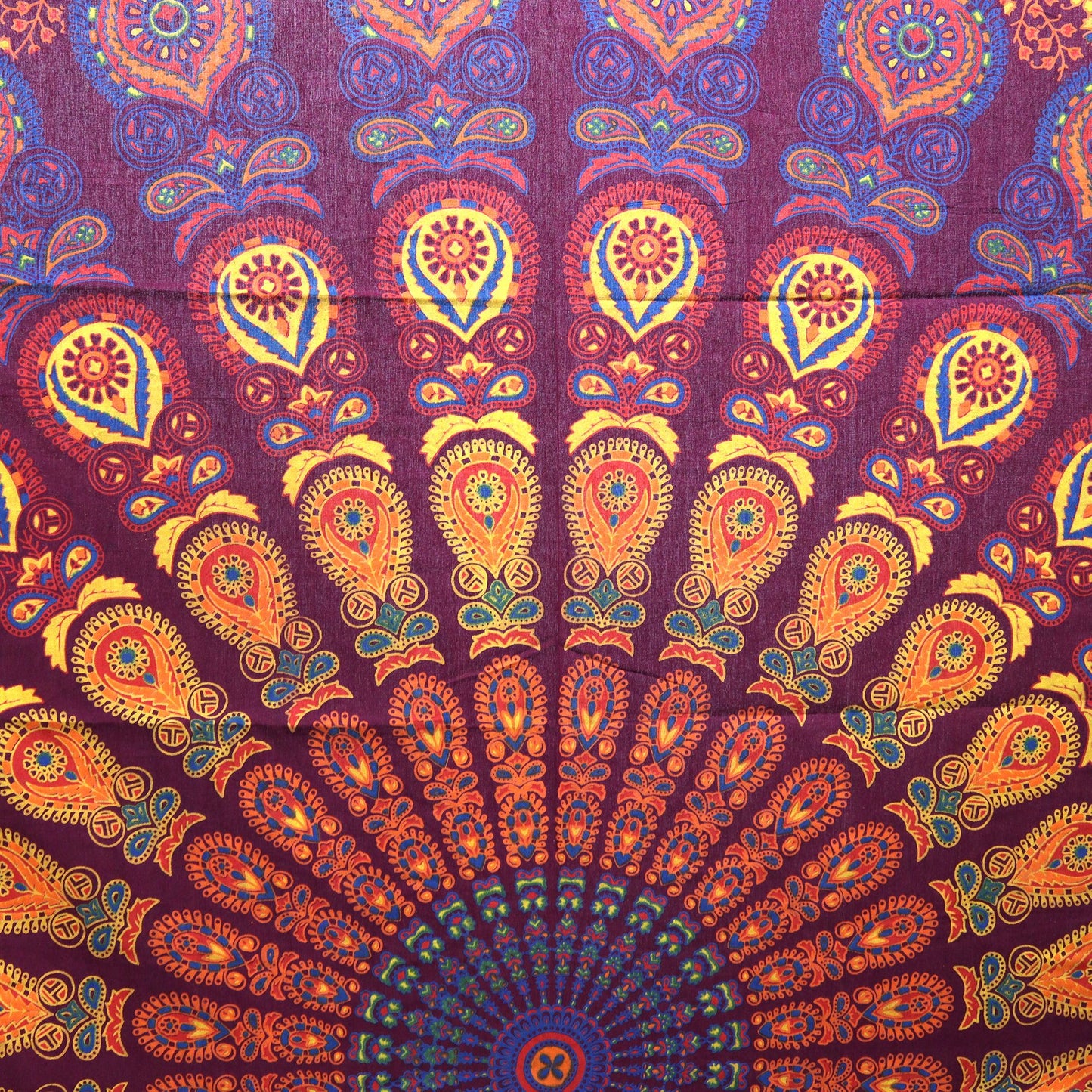 Colcha Doble de Algodón + Colgante de Pared - Mandala Pavo Real - Granate