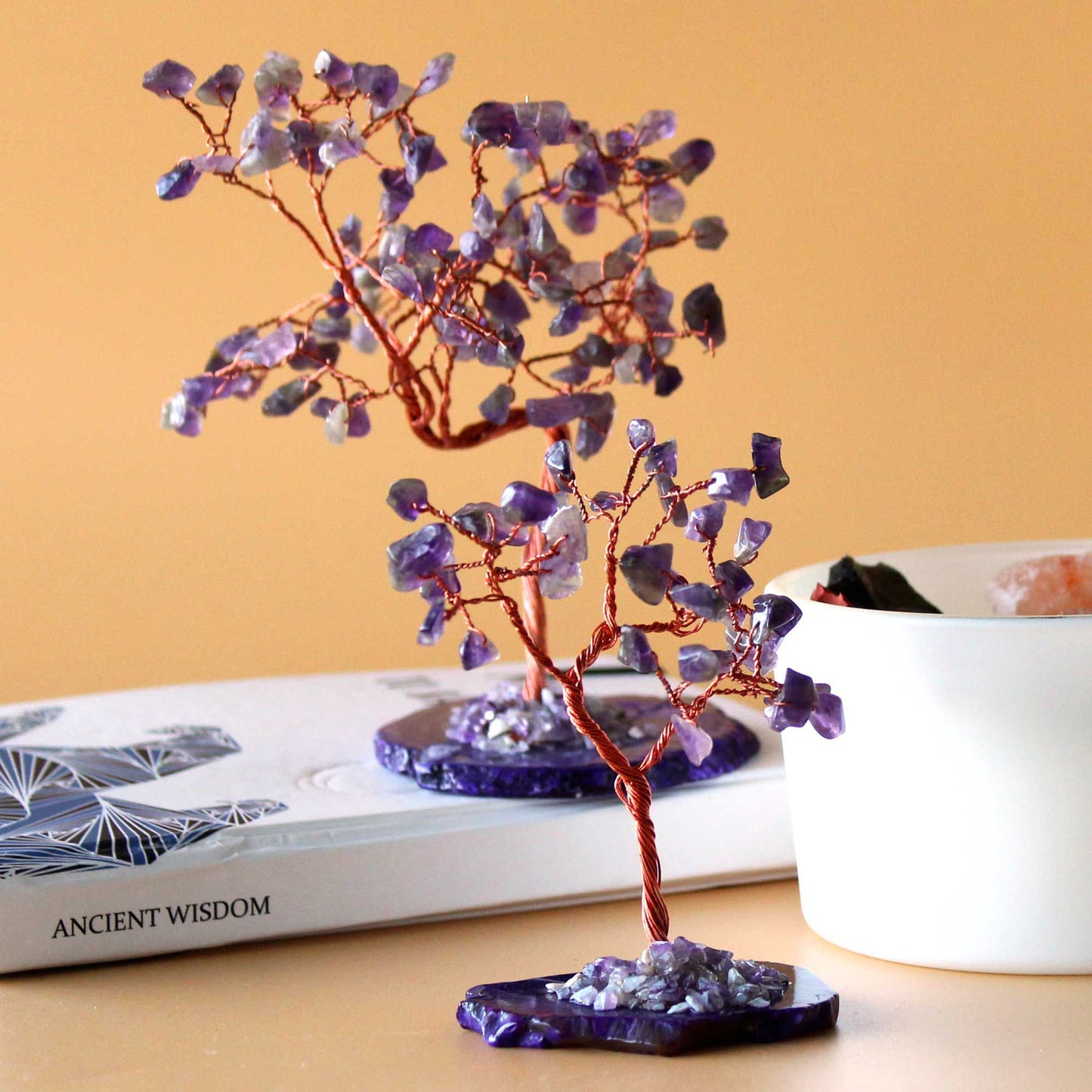 Árbol de piedras preciosas: Amatista sobre base de ágata natural (35 piedras) - Gemstone Wishing Trees