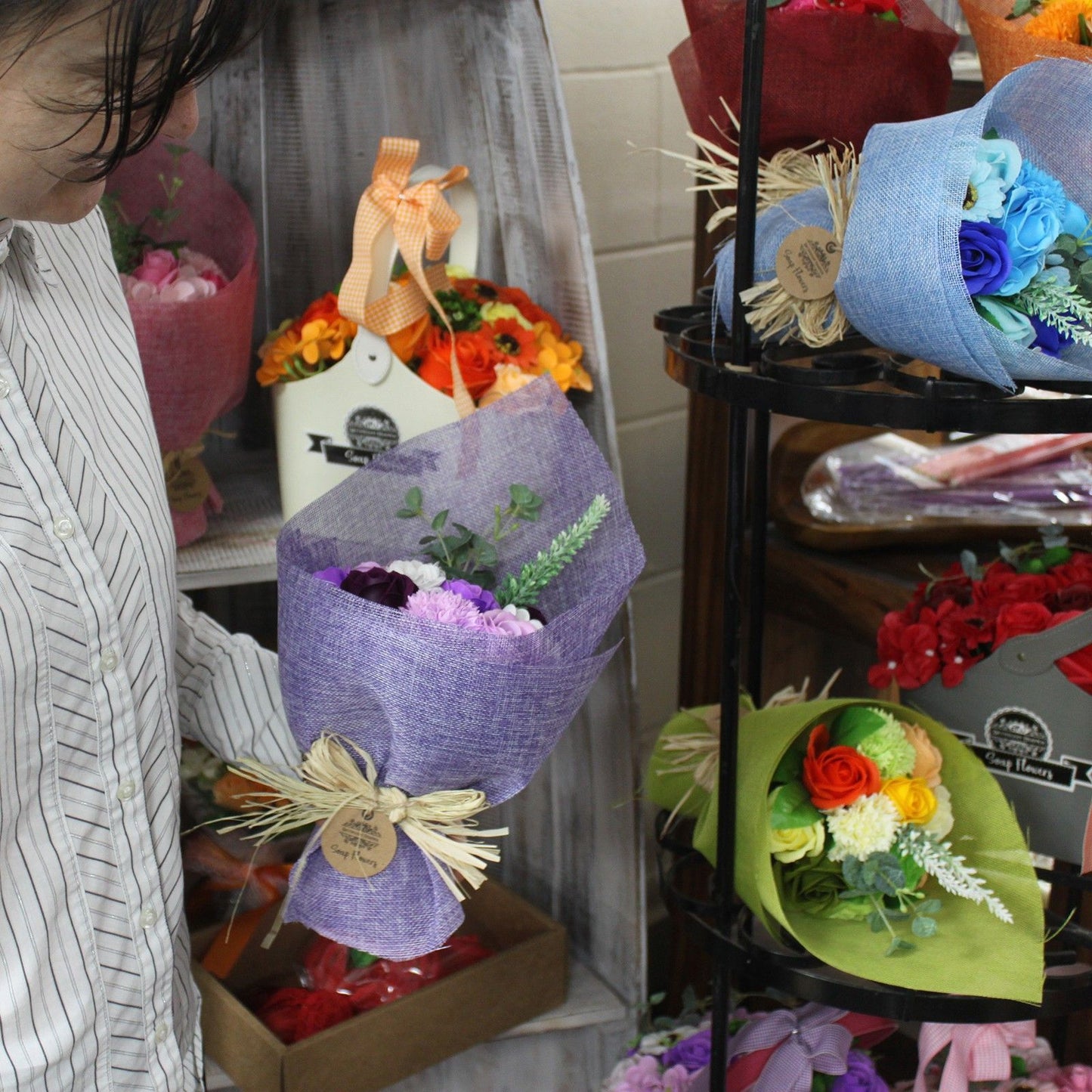 Ramo de Flores de Jabón Artesanal · Púrpura