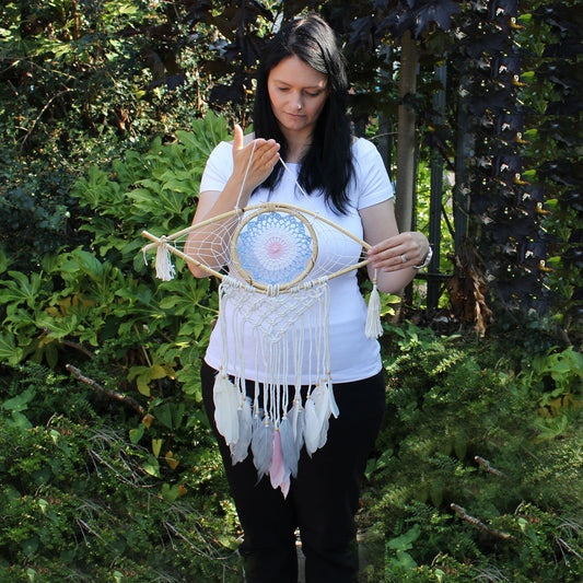 Atrapasueños - Med Macramé Eye Azul / Blanco / Rosa - Atrapasueños, artesanal