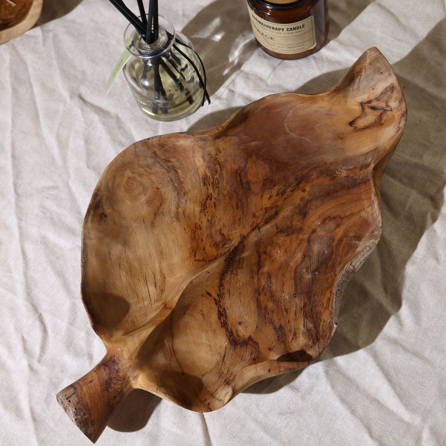 Frutero grande de madera de teca en forma de hoja - 40x24x5cm