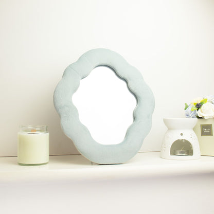 Espejo suave y ondulado – Nube – Azul nube (28x24x2.3cm)