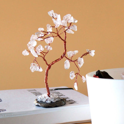 Árbol de piedras preciosas: Cuarzo de roca sobre base de ágata negra (35 piedras) - Gemstone Wishing Trees