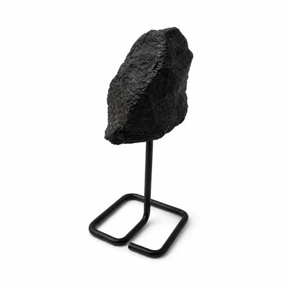 Muestra mineral en soporte metálico - Turmalina negra