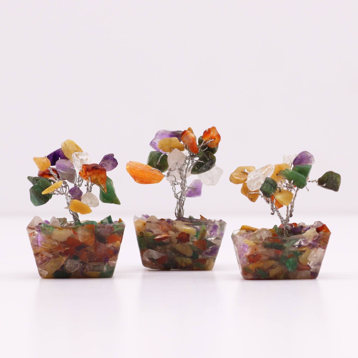 Mini árbol de piedras preciosas sobre base de orgonita - Piedras múltiples (15 piedras) - Mini Árboles De Piedras Preciosas