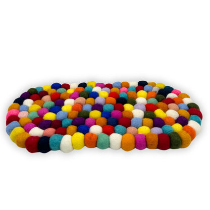 Tapete central ovalado de bolas de fieltro - 38 x 18 cm, multicolor
