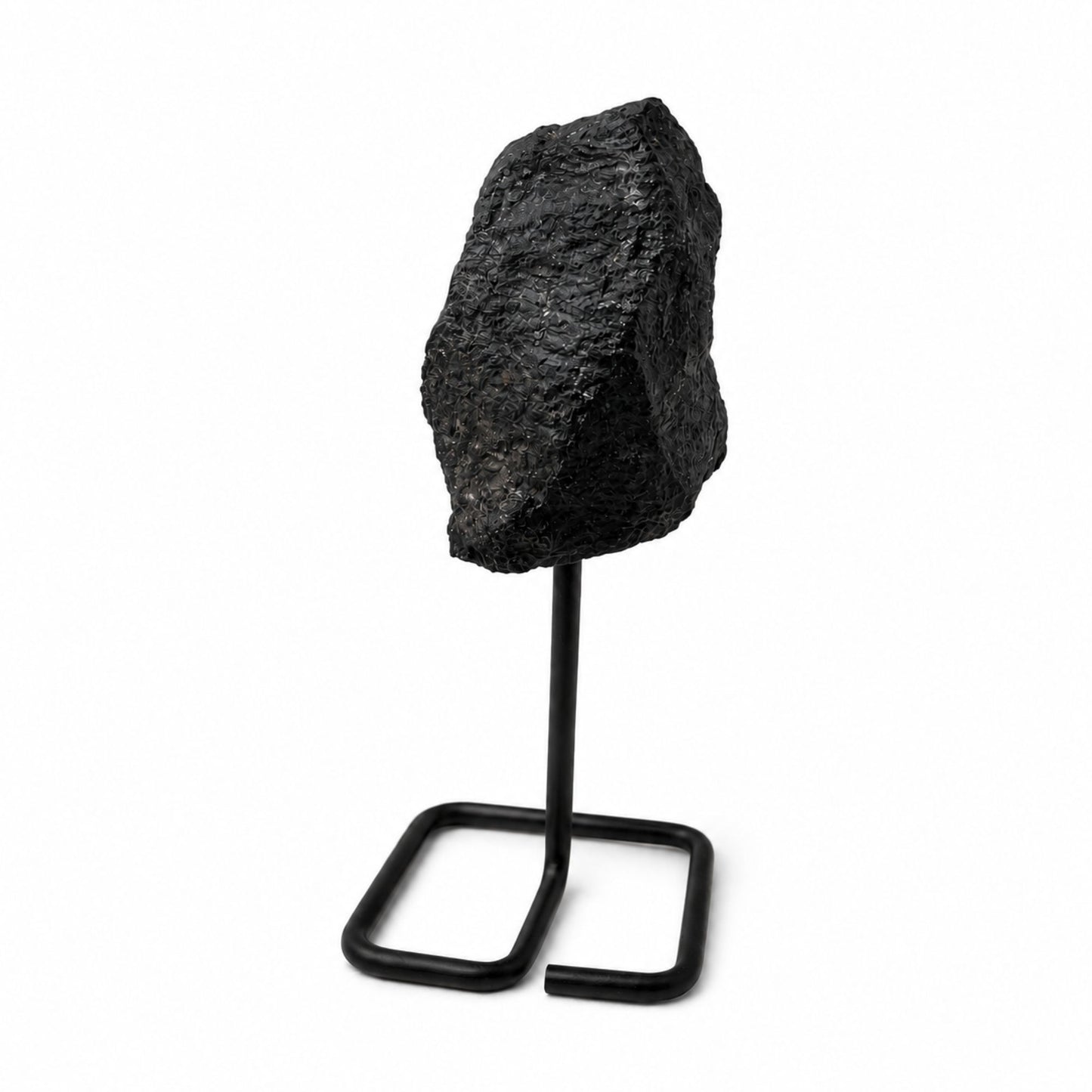 Muestra mineral en soporte metálico - Turmalina negra