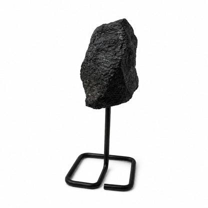 Muestra mineral en soporte metálico - Turmalina negra