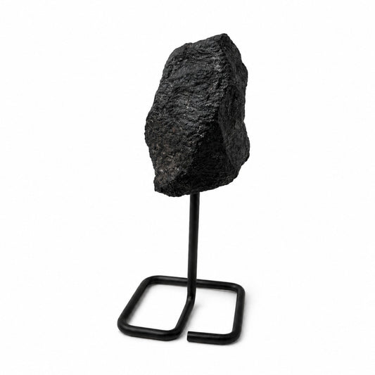 Muestra mineral en soporte metálico - Turmalina negra
