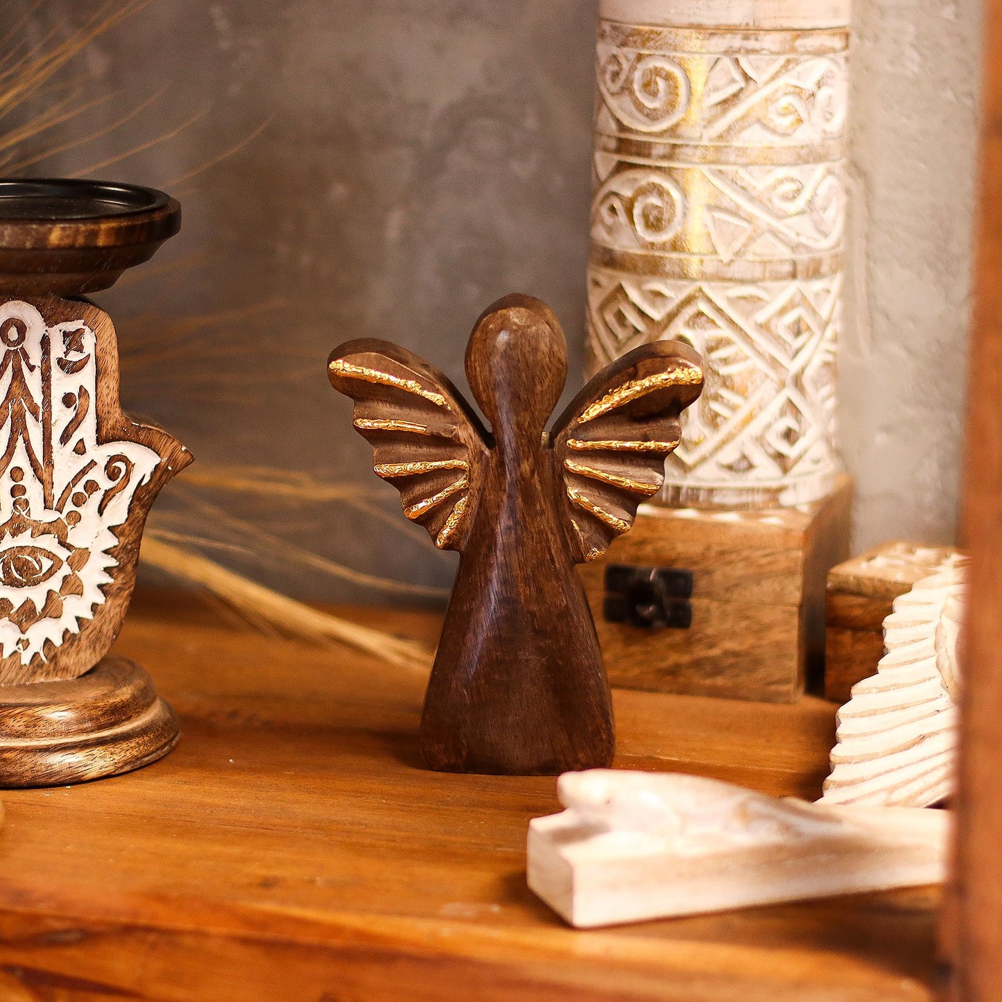 Ángel de madera de mango mediano - decoración dorada