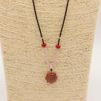 Collar de cuerda con colgante de piedra preciosa - Cara del Sol de cornalina