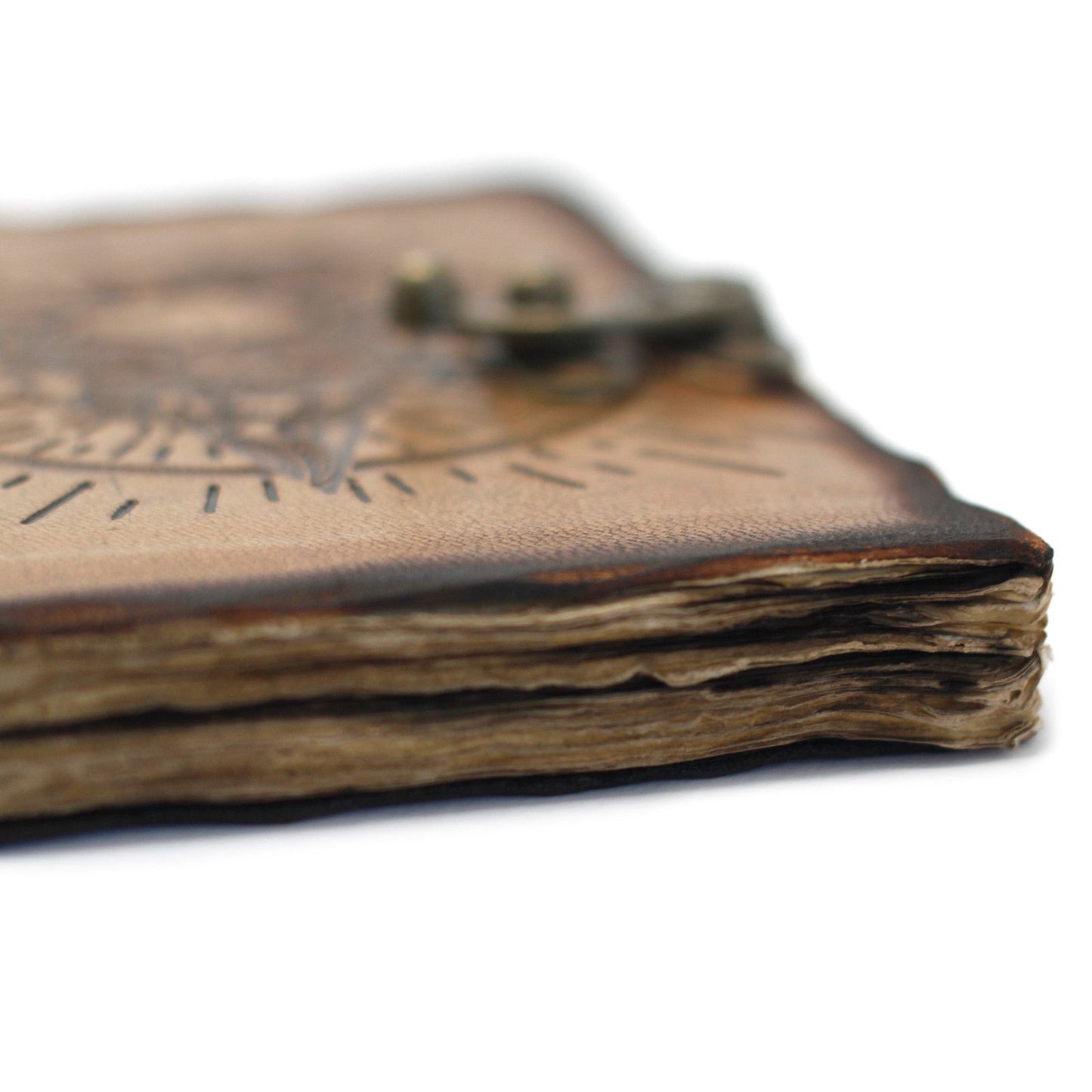 Cuaderno de Cuero Pentáculo y Calavera · Hojas Quemadas