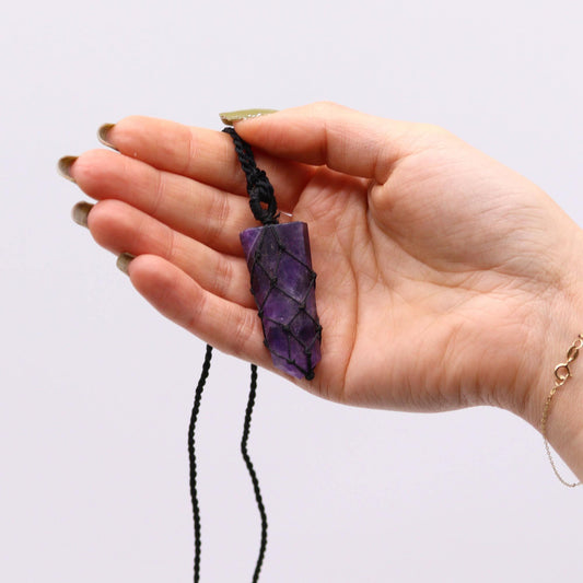 Flat-point Pendant with Gemstones - Amethyst