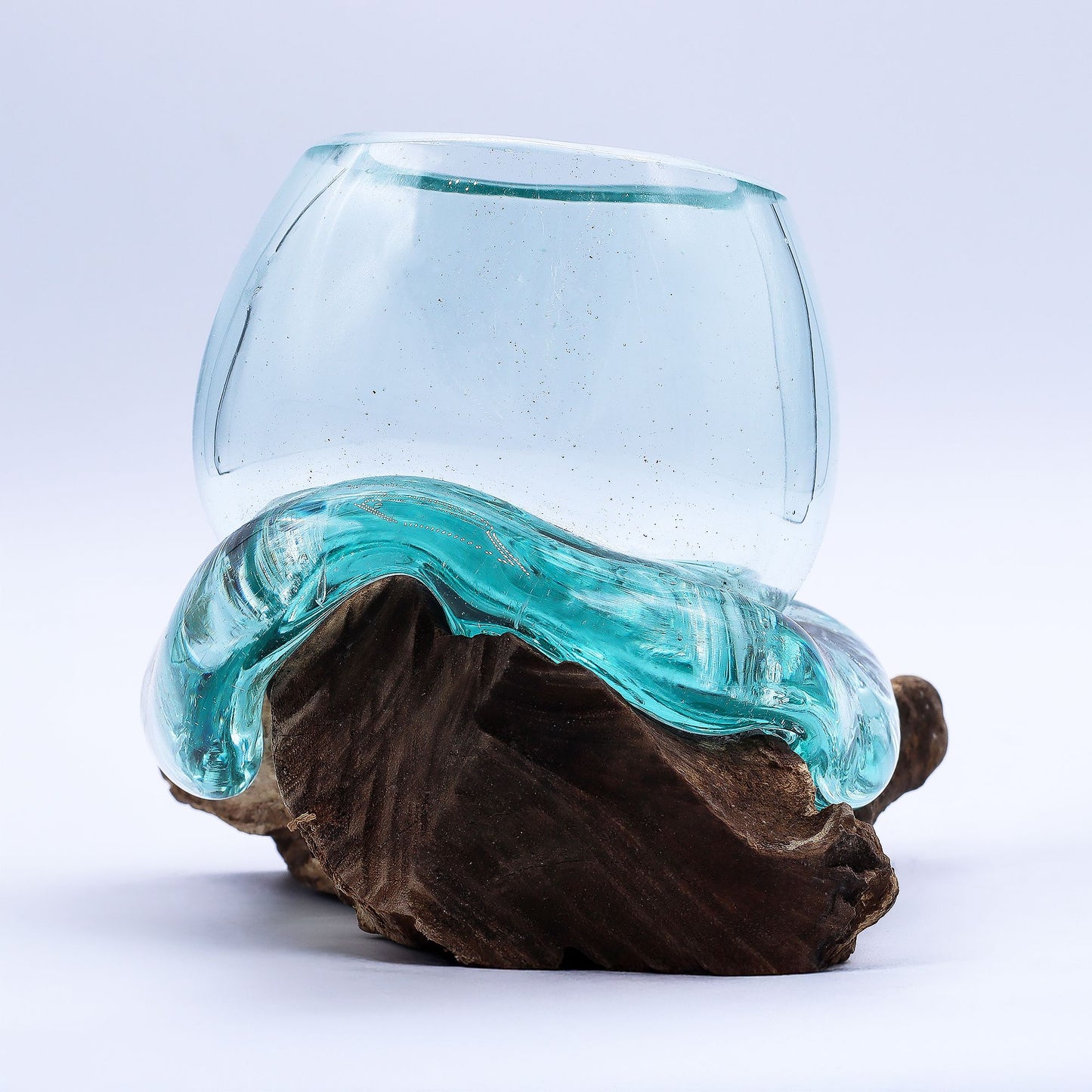 Pecera miniatura de vidrio fundido sobre madera, 20 cm