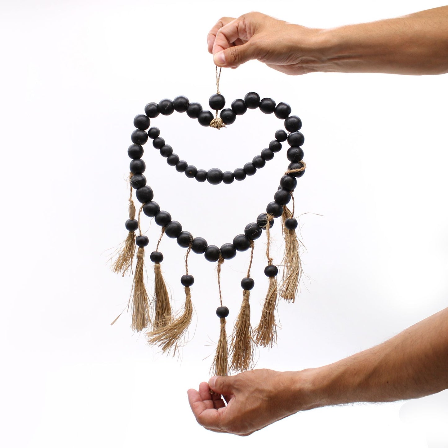Móvil Decorativo Corazón · Rafia y Cuentas de Madera de Pino