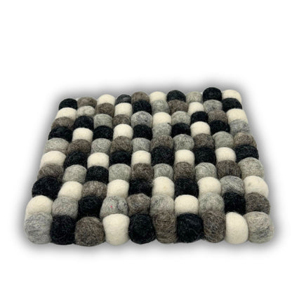 Mantel individual cuadrado de bolas de fieltro - 20 cm, color gris multicolor