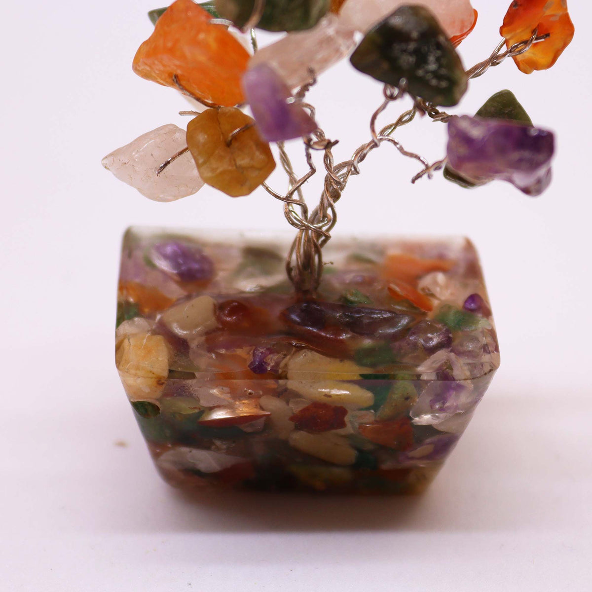 Mini árbol de piedras preciosas sobre base de orgonita - Piedras múltiples (15 piedras) - Mini Árboles De Piedras Preciosas