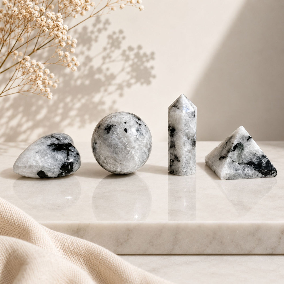 Cuatro formas de gemas - Piedra lunar arcoíris