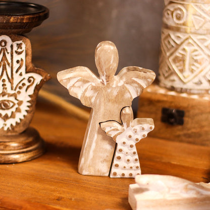 Ángel de madera de mango en Ángel - lavado blanco