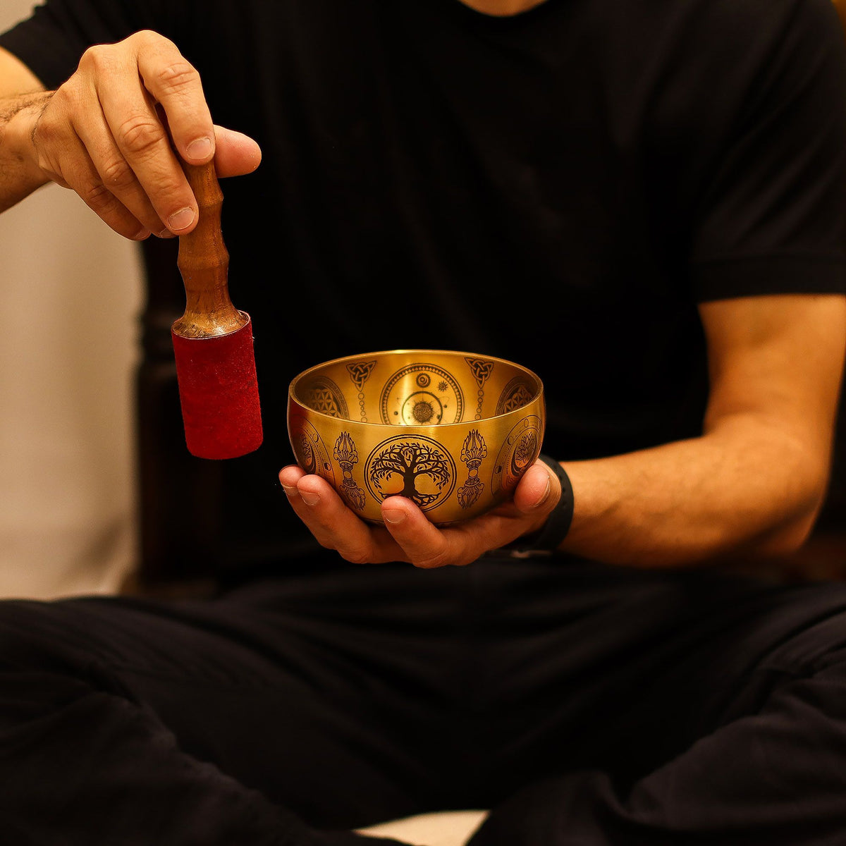 Cuencos Buda grabado en latón puro - Juego de 4 - Aproximadamente 3,85 kg - Artículos Tibetanos