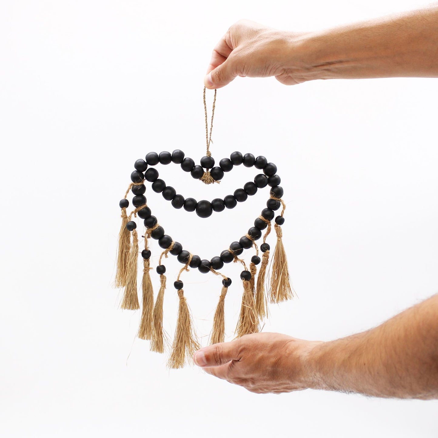 Móvil Decorativo Corazón Pequeño · Rafia y Cuentas de Madera de Pino