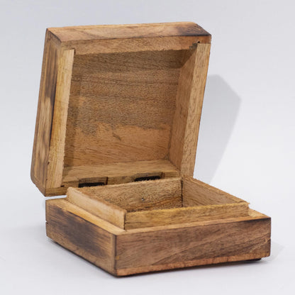 Caja cuadrada grande 15x17.5x8cm - León - HOP HARE