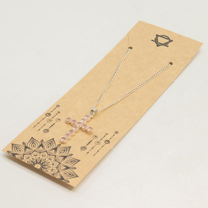 Colgante devocional de la India - Chapado en plata (cadena de 45 cm) - Crucifijo de cuarzo rosa