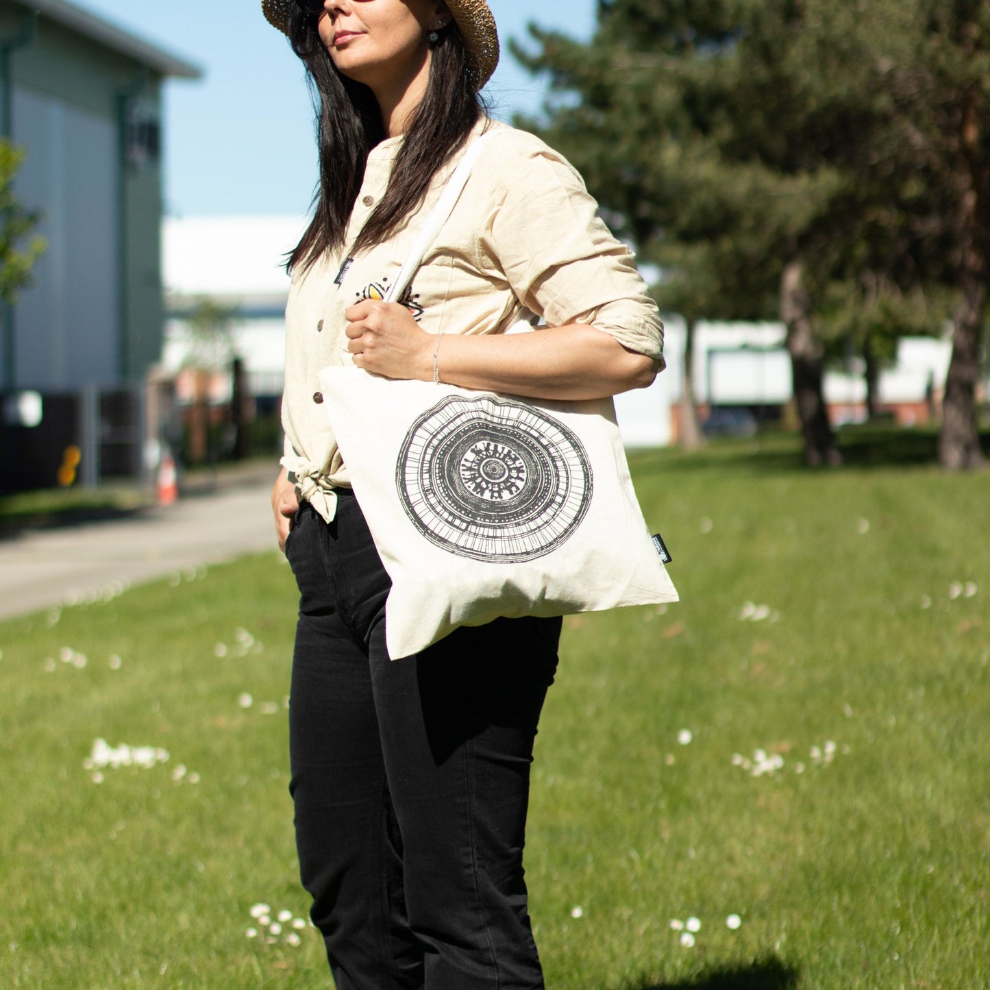 Nomad Sari Icónico Básico Bolso Tote - Mandala Urbana - Natural 4oz