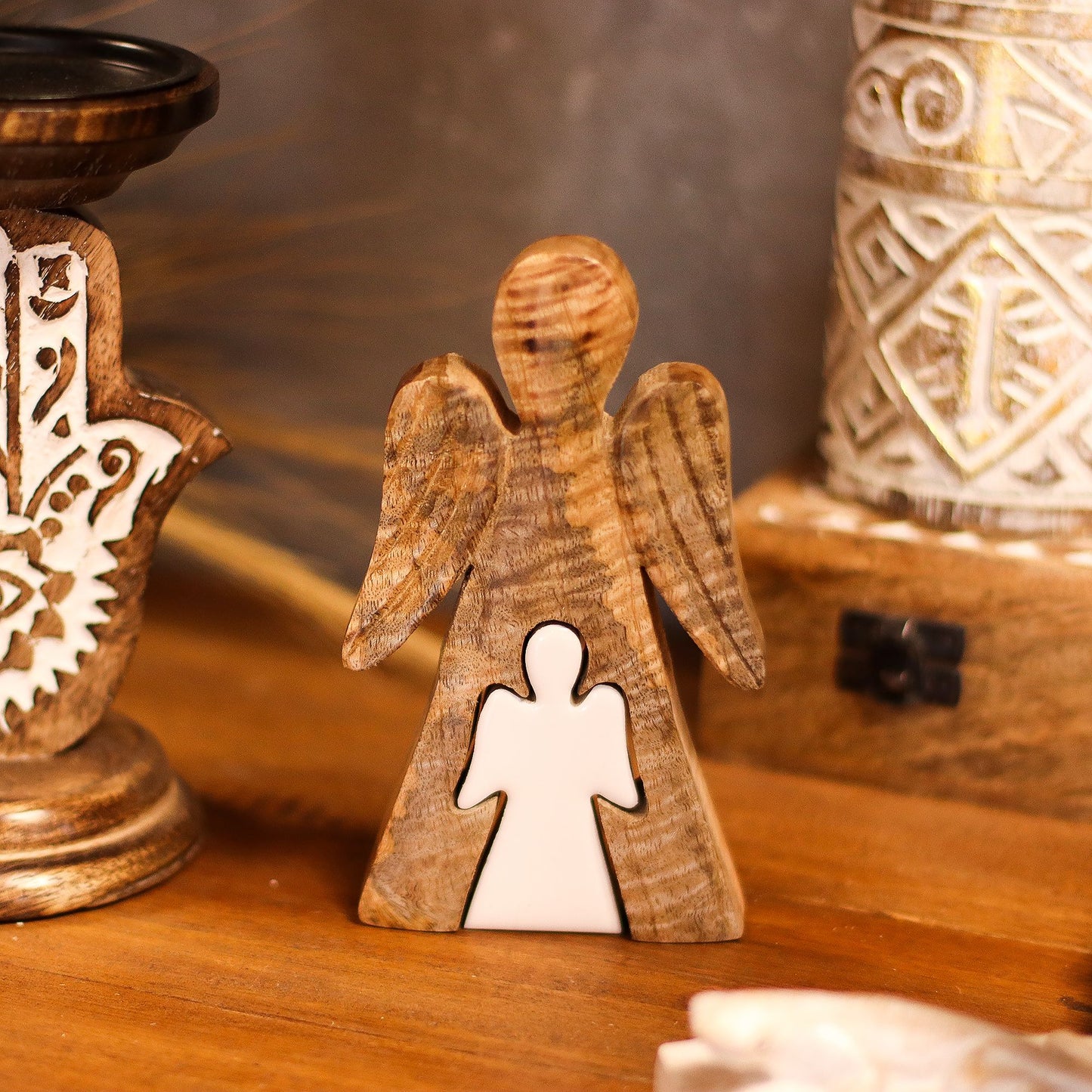Ángel de Madera de Mango dentro de Ángel - Esmalte Blanco - 15 cm