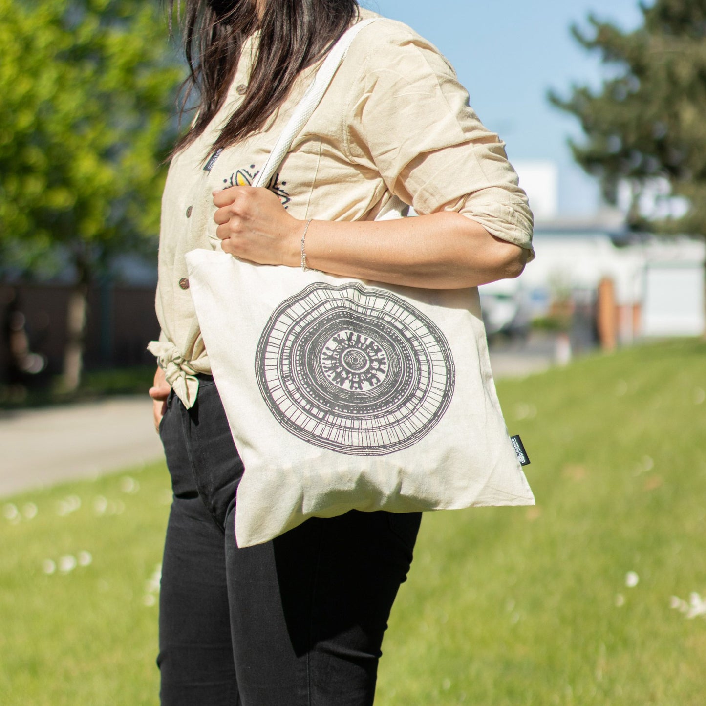 Nomad Sari Icónico Básico Bolso Tote - Mandala Urbana - Natural 4oz