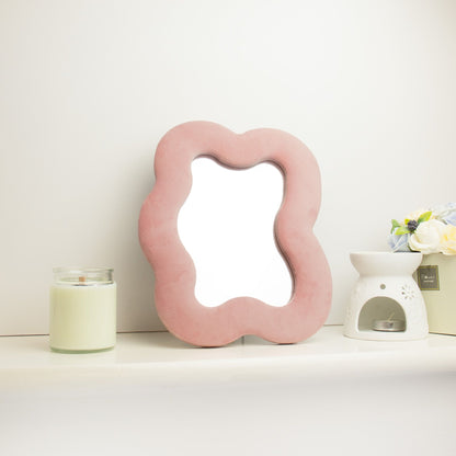 Espejo suave y ondulado – Guijarro cuadrado – Rosa suave (22.5 x 27 x 2.3 cm)