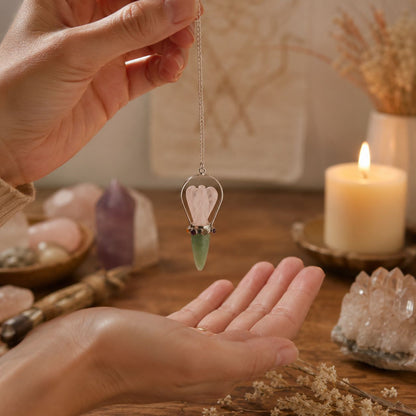 El Oráculo del Corazón - Péndulo de Ángel de Dos Piezas - Banda de Chakras - Cuarzo Rosa y Aventurina Verde - Péndulos Especi