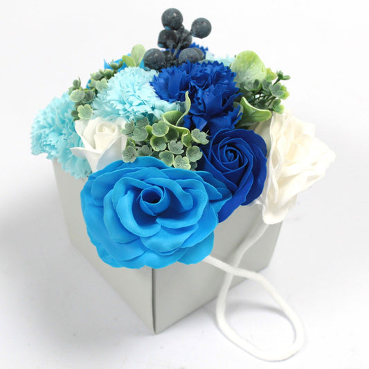 Bouquet Flores Jabón · Rosas Azules y Clavel